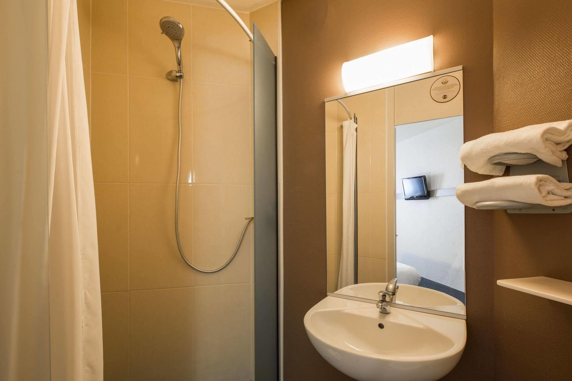 B&B Hotel Annecy Argonay Exterior foto